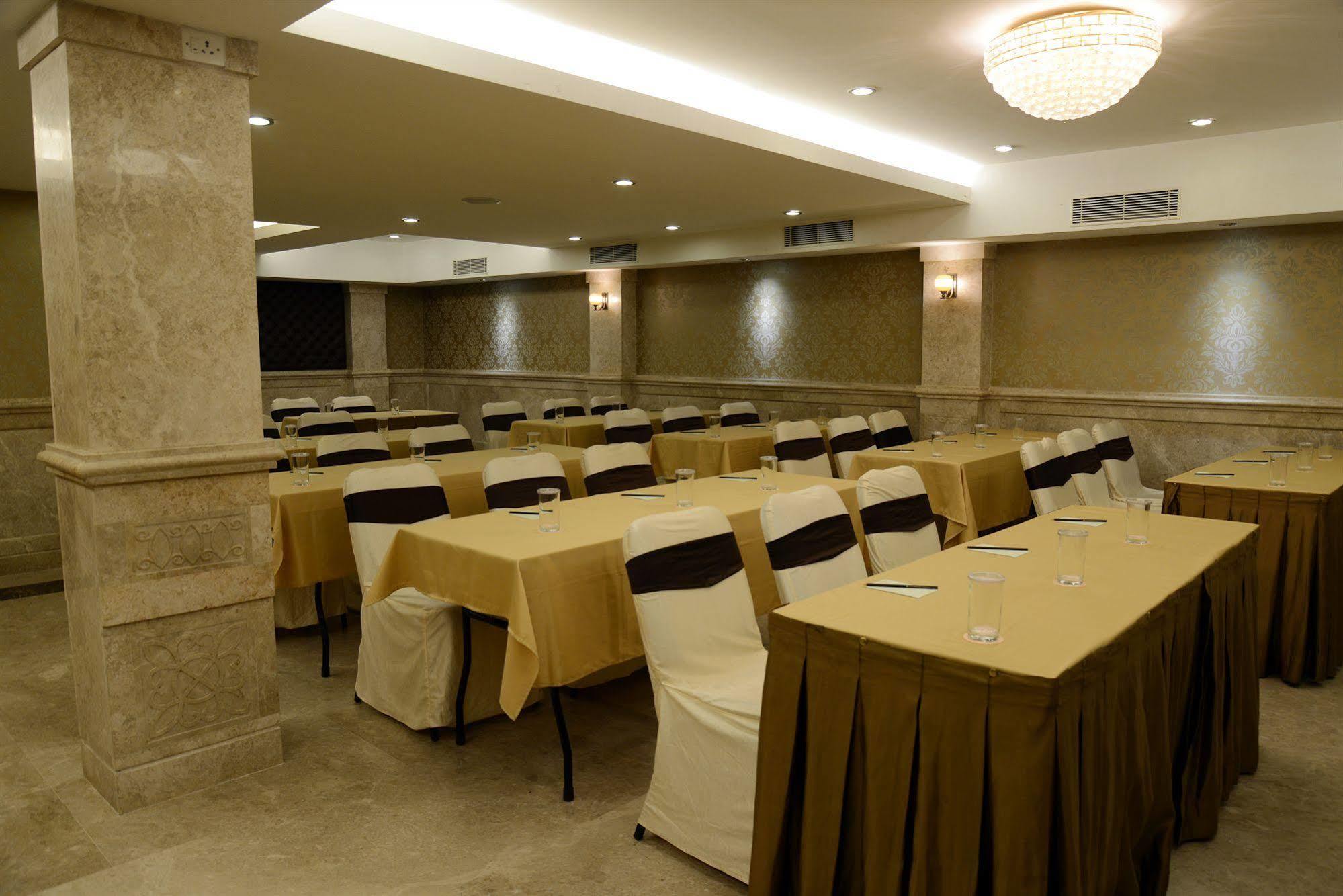 Glm Meridian Chennai Zewnętrze zdjęcie